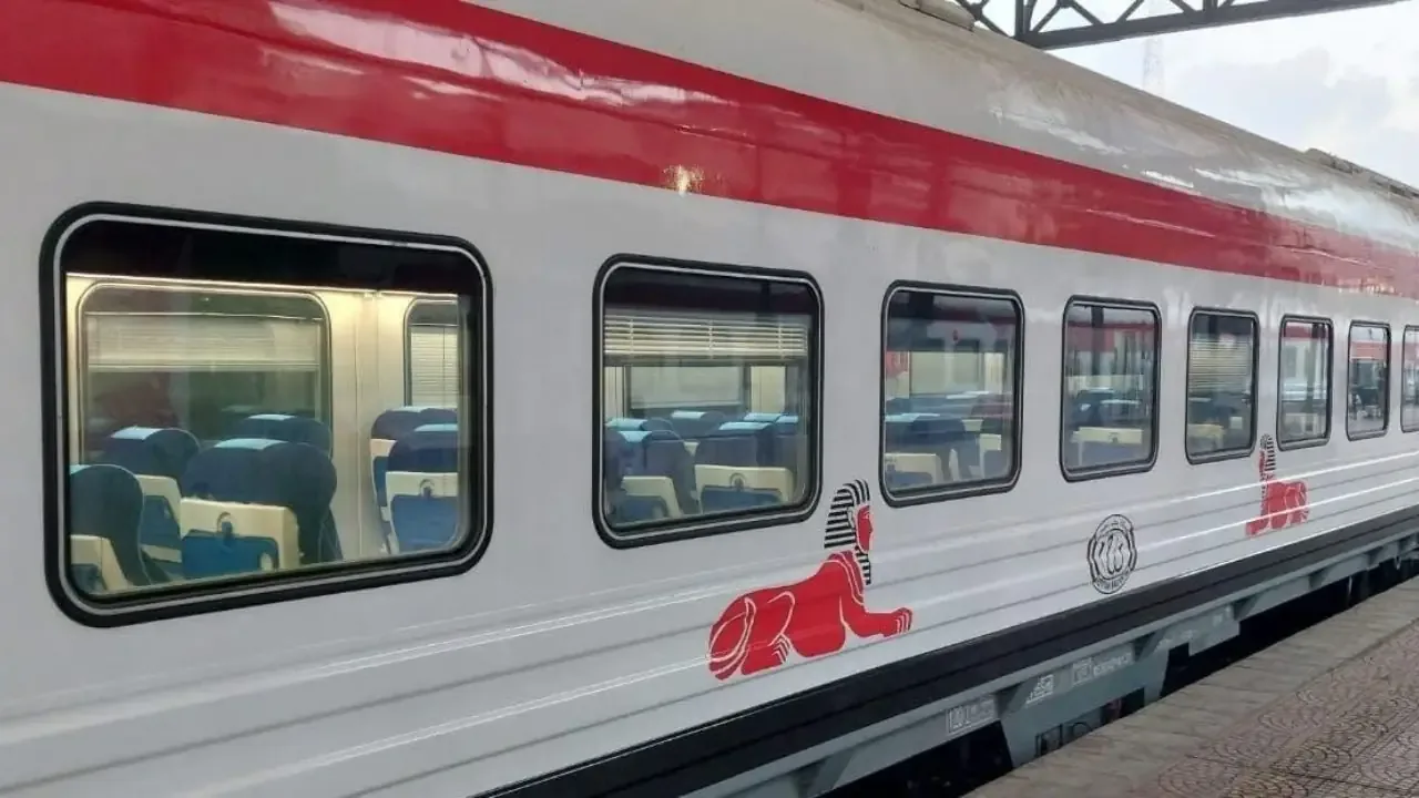 قطار أبو الهول الروسي الفاخر درجة ثانية من الخارج