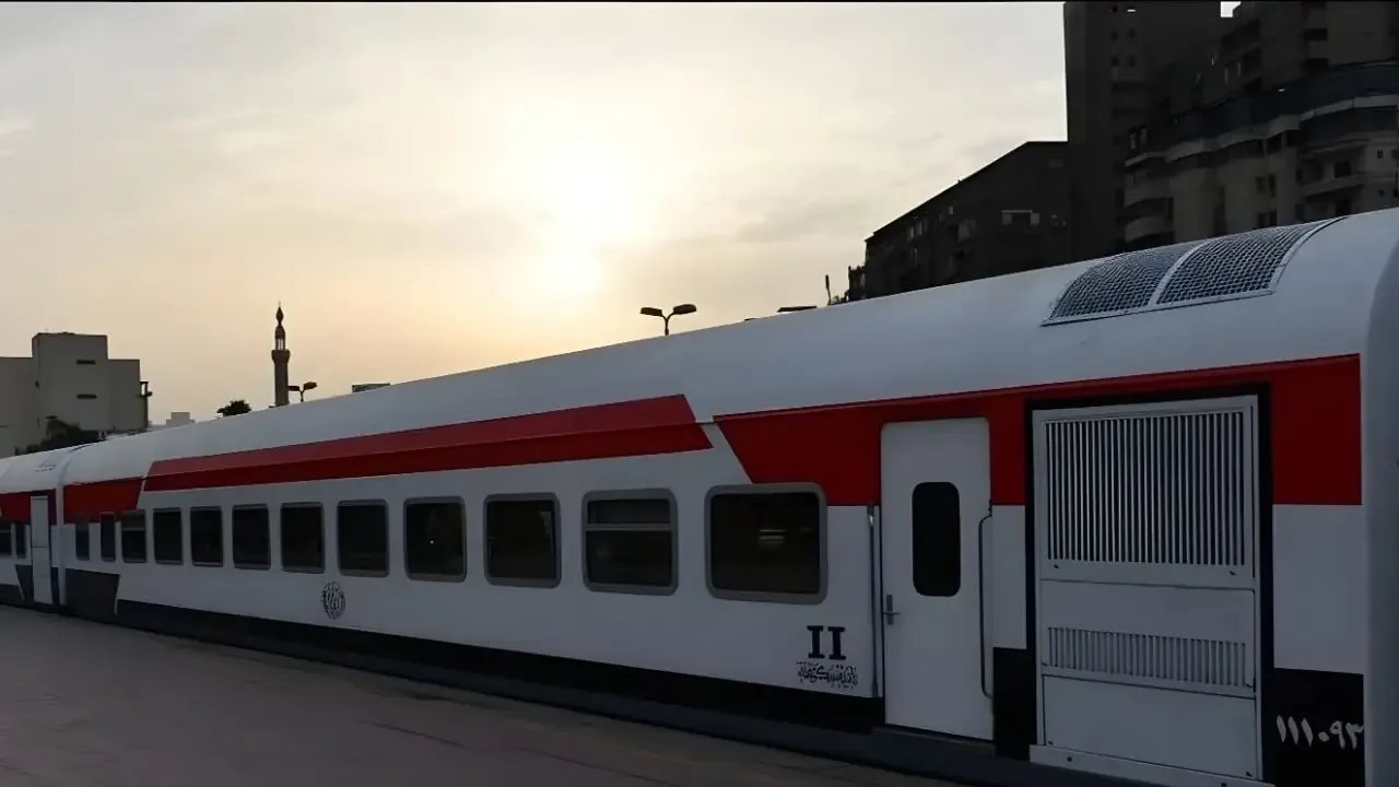 عربة قطار مكيف اسباني مطور من الخارج