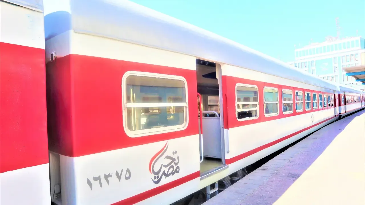 عربة قطار محسن من الخارج